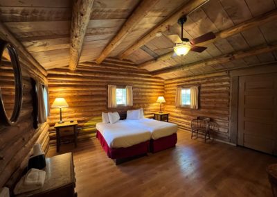 2022-07-01 USA Wyoming Grand Teton National Park accommodation Colter Bay Village cabin room wooden cabin