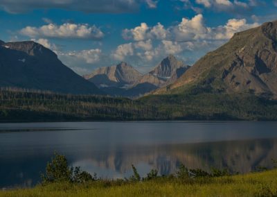 2022-07-29 USA Montana Glacier National Park Going-to-the-Sun Road Nationalpark Natur Landschaft See Saint Mary Lake Sonnenaufgang Berge