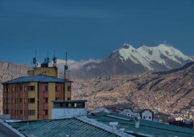 2022-10-14 Bolivia La Paz capital city view houses mountains nevado Illimani
