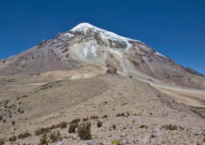 2022-11-13 Amérique du Sud Bolivie Altiplano haut plateau bolivien cordillère des Andes Sajama parc national campo base camp de base rando chemin de randonnée volcan sommet plus haute montagne neige glacier ciel bleu