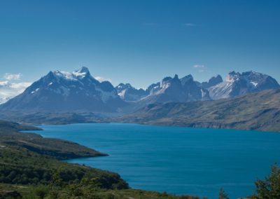 2023-01-07 Chile Patagonien Puerto Natales Torres del Paine Nationalpark parque nacional Berge Felsen Wolken Klippen Schnee Gletscher Lago el Toro See Wasser los cuernos der beste der schönste Aussichtspunkt