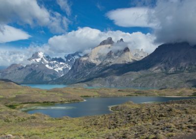 2023-01-07 Chile Patagonia Puerto Natales Torres del Paine national park parque nacional mountains rocks clouds cliffs snow glacier viewpoint lagoon lake water Mirador Lago Nordenskjold Lake the best the most beautiful