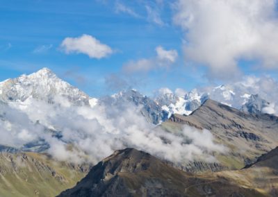 2023-09-19 Suisse alpes Valais Val-d'Anniviers Zinal Grimentz CAS Cabane Becs de Bosson deux jours meilleure blus belle randonnée montagne neige glacier chemin de randonnée sentier vue nuages chaine de Weisshorn