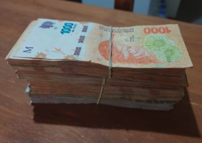 2022-12-07 Argentine Patagonie El Calafate pesos dollar blue Western Union taux de change inflation billets liasse