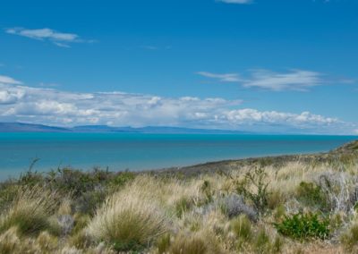 2022-12-10 Argentine Patagonie El Calafate paysage montagnes Lago Argentino lac