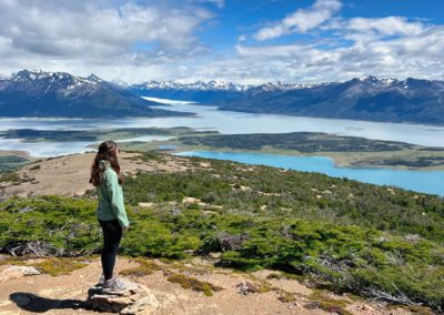 2022-12-10 Argentine Patagonie El Calafate Parc National Los Glaciares Parque Nacional Randonnée Cerro de los Cristales Glacier Perito Moreno paysage Lac Argentino Lac Roca lac montagnes forêt steppe vue point de vue Glacier Perito Moreno personne femme