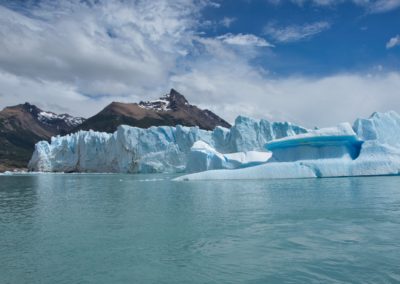 2022-12-11 Argentine Patagonie El Calafate Parc National Los Glaciares Excursion en bateau sur le Lac Argentino Glacier Perito Moreno montagnes lac forêt iceberg
