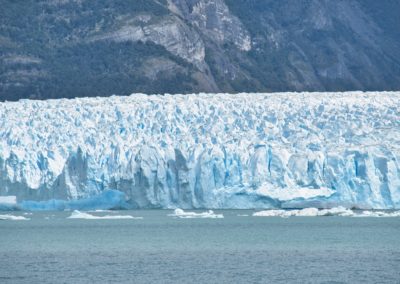 2022-12-11 Argentine Patagonie El Calafate Parc National Los Glaciares Excursion en bateau sur le Lac Argentino Glacier Perito Moreno montagnes lac forêt iceberg
