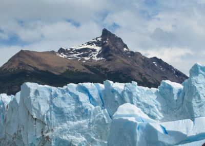 2022-12-11 Argentine Patagonie El Calafate Parc National Los Glaciares Excursion en bateau sur le Lac Argentino Glacier Perito Moreno montagnes lac forêt iceberg blue