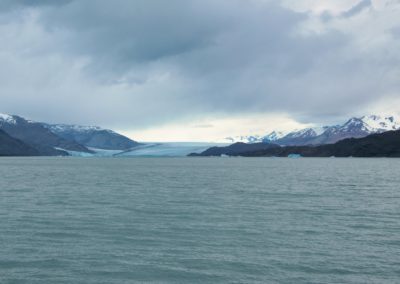 2022-12-11 Argentine Patagonie El Calafate Parc National Los Glaciares Parque Nacional excursion en bateau lac Lago Argentino paysage vue montagnes glacier Upsala forêt