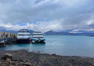 2022-12-11 Argentine Patagonie El Calafate Parc National Los Glaciares Parque Nacional excursion en bateau lac Lago Argentino paysage vue montagnes glacier navire catamaran Maria Turquesa